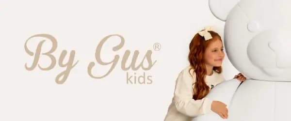 Fotos de produto geradas por IA pela Futuriza para a By Gus